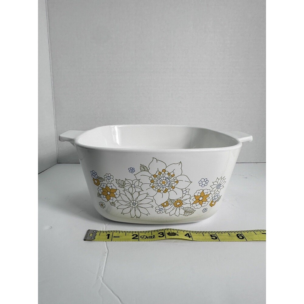 Vintage CorningWare Casserole Daisy Pattern P-1 3/4-B Quart Retired Excellent!